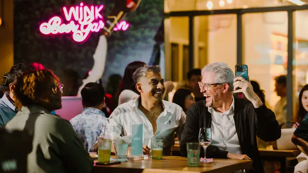 Wink hotel Can Tho ra mắt Vườn Bia ngoài trời đầu tiên
