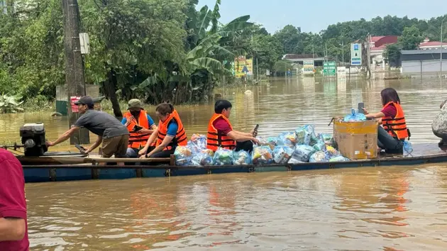 Mỹ Đức: Bác tin lái đò chùa Hương bị cắt suất