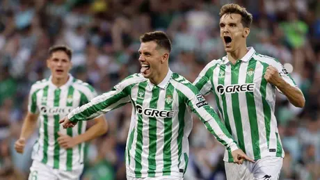 Real Betis vươn lên thứ 6 giải La Liga