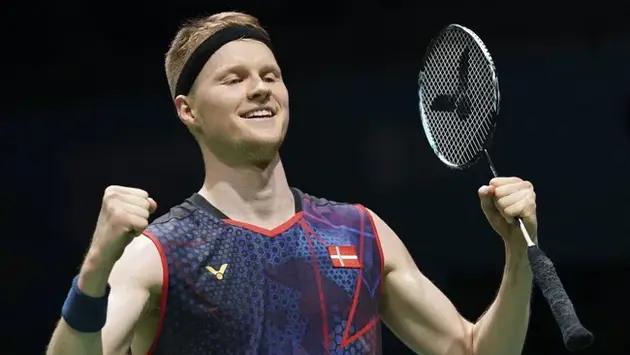 Anders Antonsen giành quyền vào tứ kết