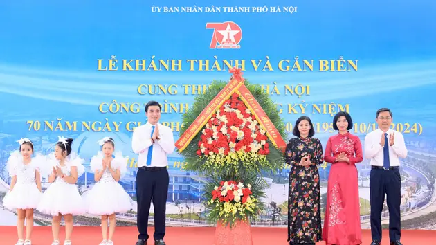 Khánh thành, gắn biển công trình Cung Thiếu nhi Hà Nội