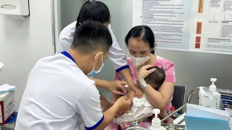 Triển khai chiến dịch tiêm vaccine sởi cho trẻ 1-5 tuổi