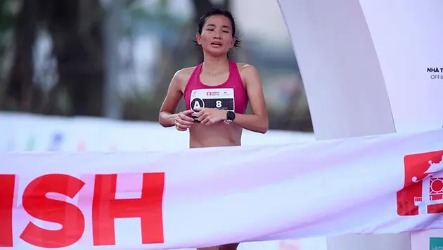 Nguyễn Thị Oanh phá kỷ lục quốc gia marathon