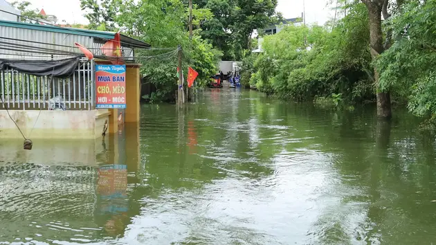 Ngoại thành Hà Nội còn ngập lụt 3-5 ngày