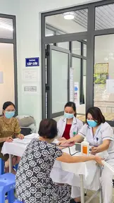 2.400 người già quận Hai Bà Trưng được chăm sóc sức khỏe