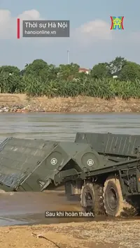 Hợp long cầu phao Phong Châu