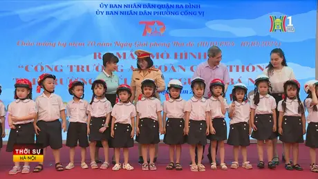 Cổng trường học an toàn giao thông