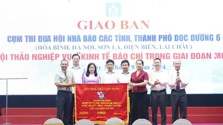 Hội thảo bàn về kinh tế báo chí trong giai đoạn mới