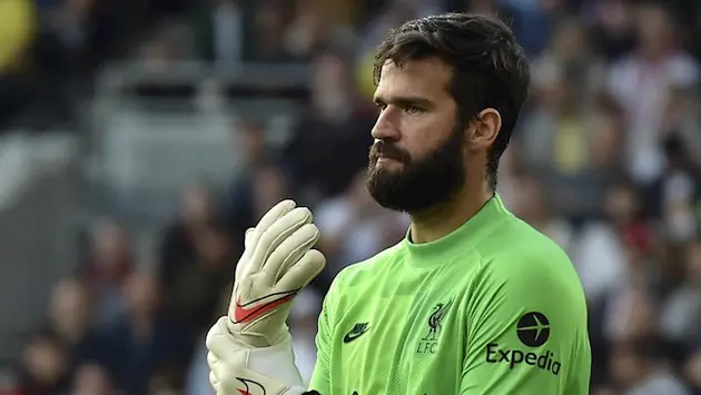 Alisson Becker nghỉ thi đấu 6 tuần vì chấn thương