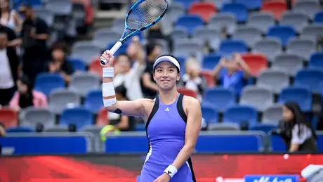 Wang Xinyu thắng Ekaterina Alexandrova tại bán kết Vũ Hán mở rộng