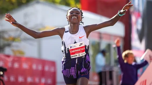 Ruth Chepngetich lập kỷ lục thế giới tại Chicago Marathon