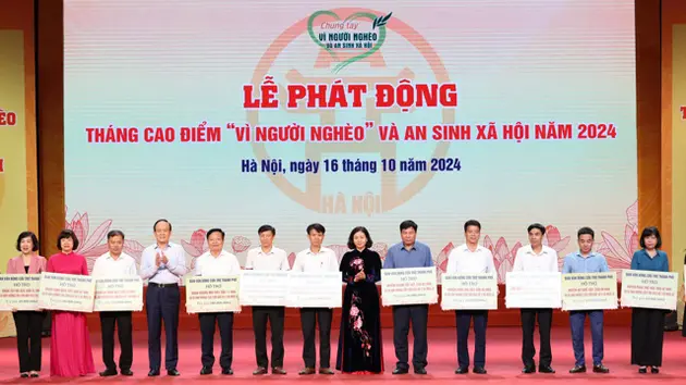 Tiếp nhận gần 28 tỷ đồng ủng hộ Quỹ 'Vì người nghèo'