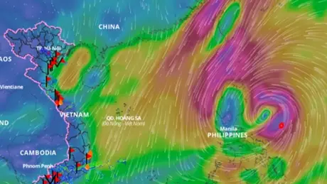 Bão Trà Mi giật cấp 11 đang tiến nhanh vào Biển Đông