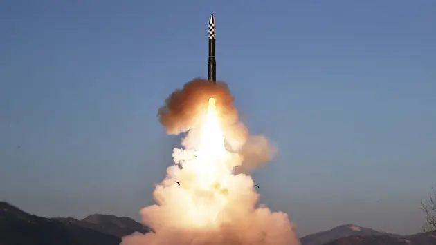 Triều Tiên tuyên bố thử thành công ICBM Hwasong-19 mới