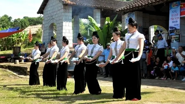 Chuỗi hoạt động 'Về miền di sản tinh hoa và bản sắc'