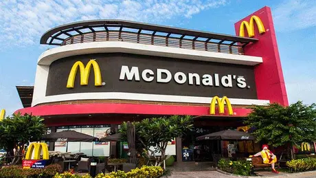  McDonald's liên tiếp dính bê bối về thực phẩm