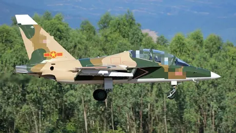 Máy bay Yak-130 rơi, hai phi công vẫn chưa được xác định