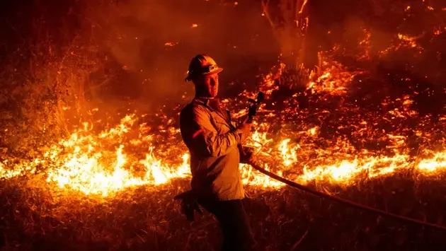 Cháy rừng lan nhanh tại California, hàng nghìn người phải sơ tán