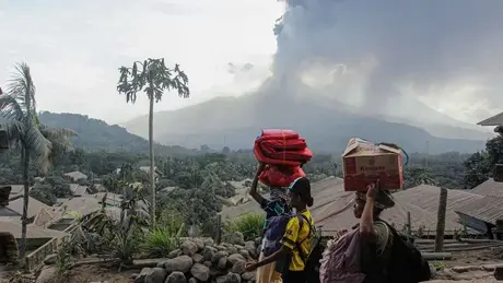 Núi lửa Lewotobi Laki-Laki tiếp tục phun trào