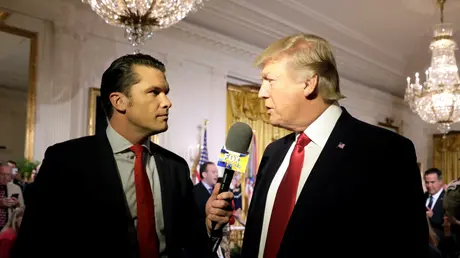 Ông Trump đề cử MC Fox News làm Bộ trưởng Quốc phòng