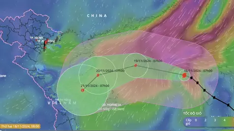 Bão Man-yi giảm 2 cấp, sắp di chuyển vào Biển Đông