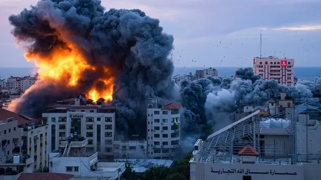 Israel tiến hành hàng loạt cuộc không kích vào Gaza và Liban