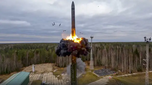 Chiến sự Nga - Ukraine ngày 21/11: Nga tập kích Ukraine bằng tên lửa ICBM