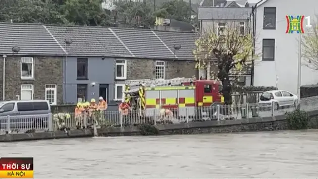 Bão Bert gây ngập lụt ở Anh và Ireland