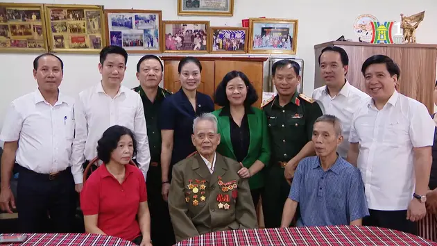 Hoạt động của lãnh đạo thành phố dịp kỷ niệm 77 năm Ngày Thương binh | Phóng sự | 20/10/2024