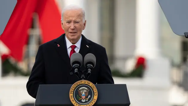 Biden ân xá cho con trai: Lý có ngay, tình vẫn gian