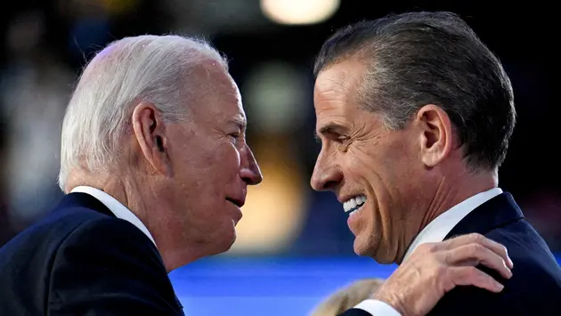 Hệ lụy của việc Tổng thống Biden ân xá cho con trai