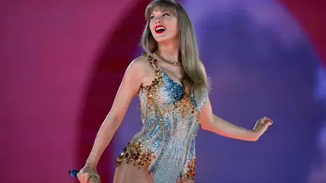 Taylor Swift thu về hơn 2 tỷ USD từ 'The Eras Tour'