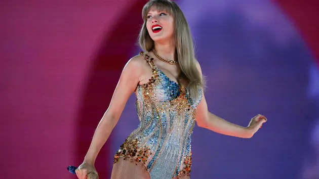 Taylor Swift thu về hơn 2 tỷ USD từ 'The Eras Tour'