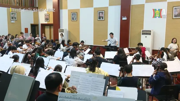 Dàn giao hưởng trẻ miệt mài tập luyện cho Hà Nội Concert