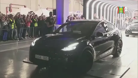 Tesla tăng giá xe tại Mỹ