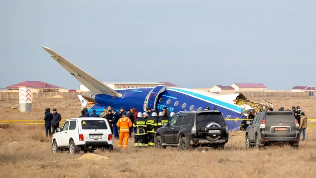 Máy bay Embraer 190 mất kiểm soát trước khi vào Kazakhstan