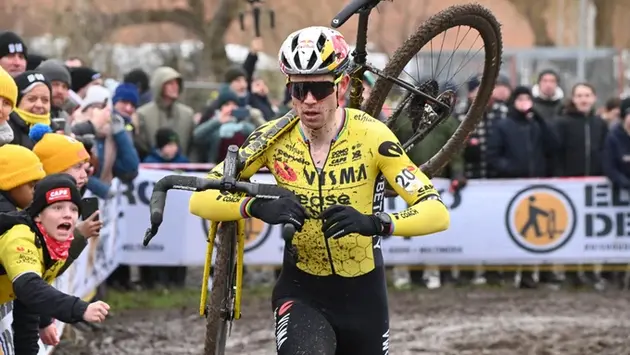 Wout Van Aert giành chiến thắng tại giải đua xe đạp Dendermonde