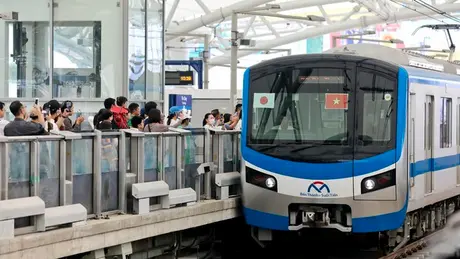 Điều chỉnh lịch chạy metro và xe buýt ở TP.HCM dịp Tết