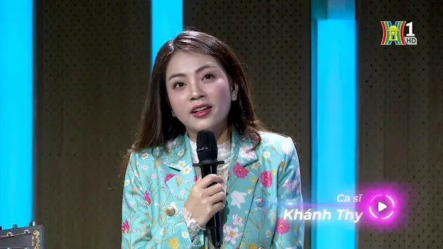 Khánh Thy tiết lộ chuyện tình yêu trong minishow S4Live