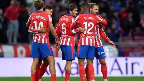 Atletico Madrid giành lại vị trí dẫn đầu La Liga