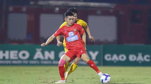 Một cầu thủ V-League bị cấm thi đấu