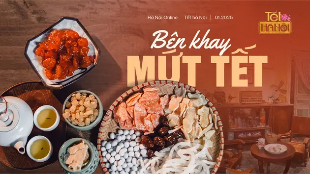 Bên khay mứt Tết