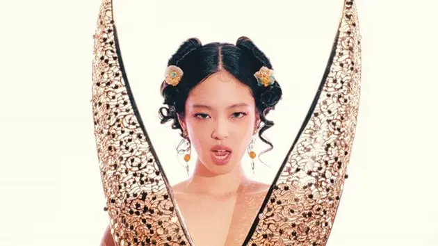 Jennie (Blackpink) gây sốc khi tung MV mới