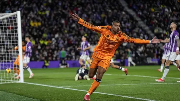 Kylian Mbappe lập hat-trick đầu tiên tại La Liga