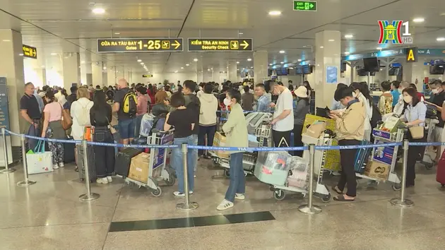Sân bay đón lượng khách kỷ lục ngày mùng 5 Tết