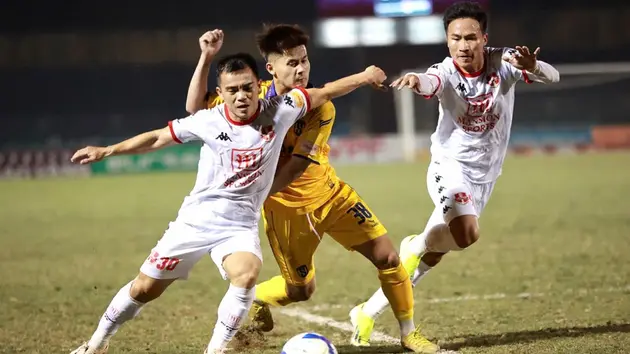 Sông Lam Nghệ An đánh bại Hải Phòng vòng 13 V-League