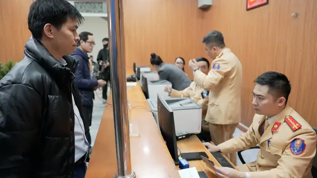 CSGT đáp ứng nhu cầu cấp đổi GPLX tăng cao