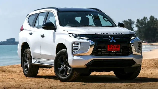 Mitsubishi Pajero Sport giảm giá gần 300 triệu đồng