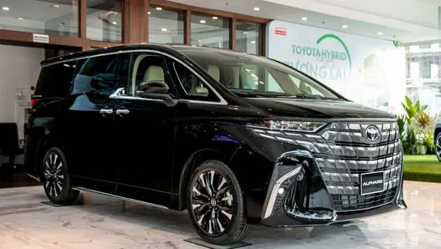 Toyota Việt Nam triệu hồi Alphard vì nắp ca-pô biến dạng