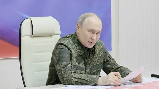 Tổng thống Putin mặc quân phục, xuất hiện tại điểm nóng Kursk